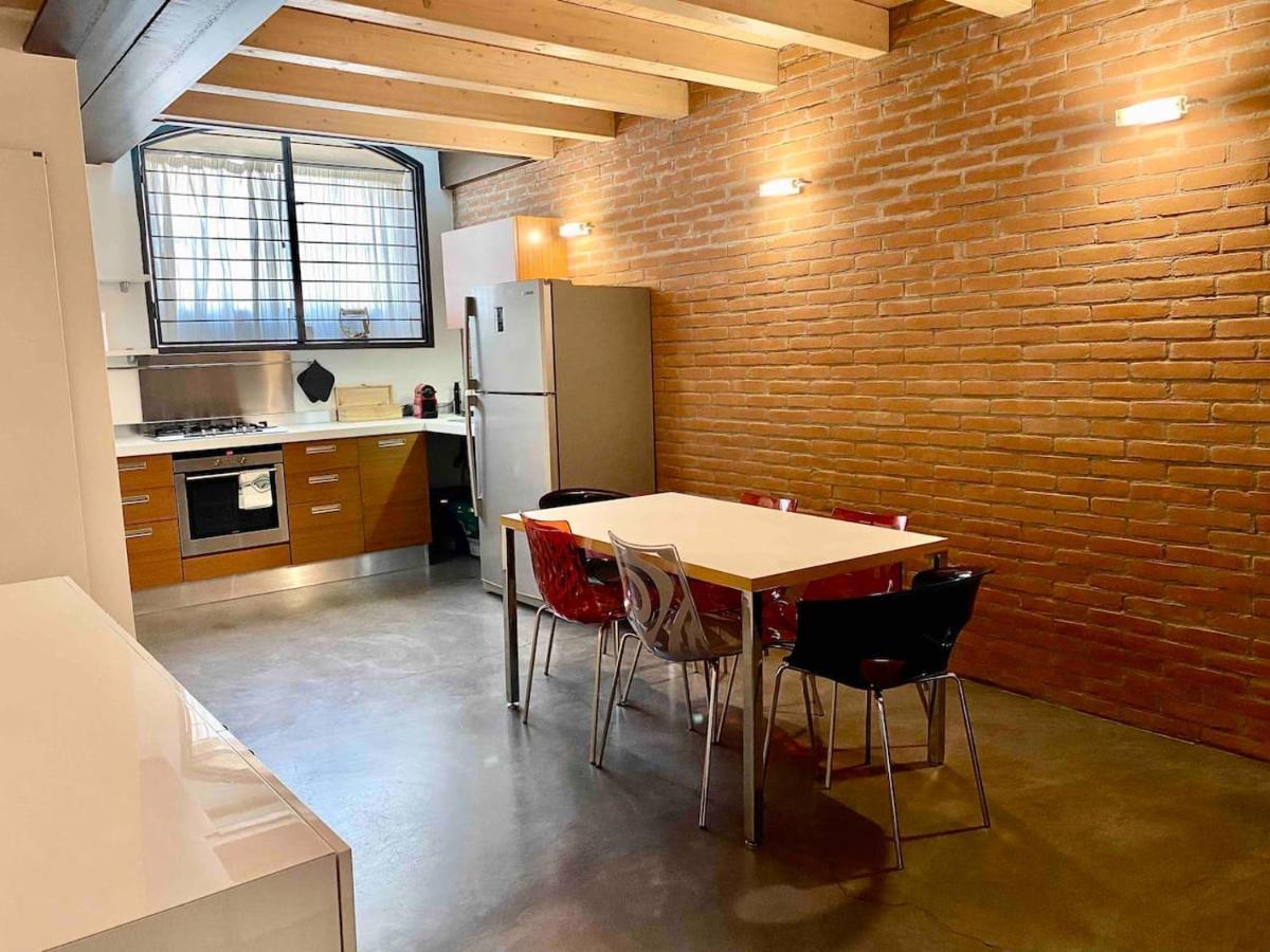 Luxury Industrial Apt Vicino Al Centro Con Garage Brescia Zewnętrze zdjęcie
